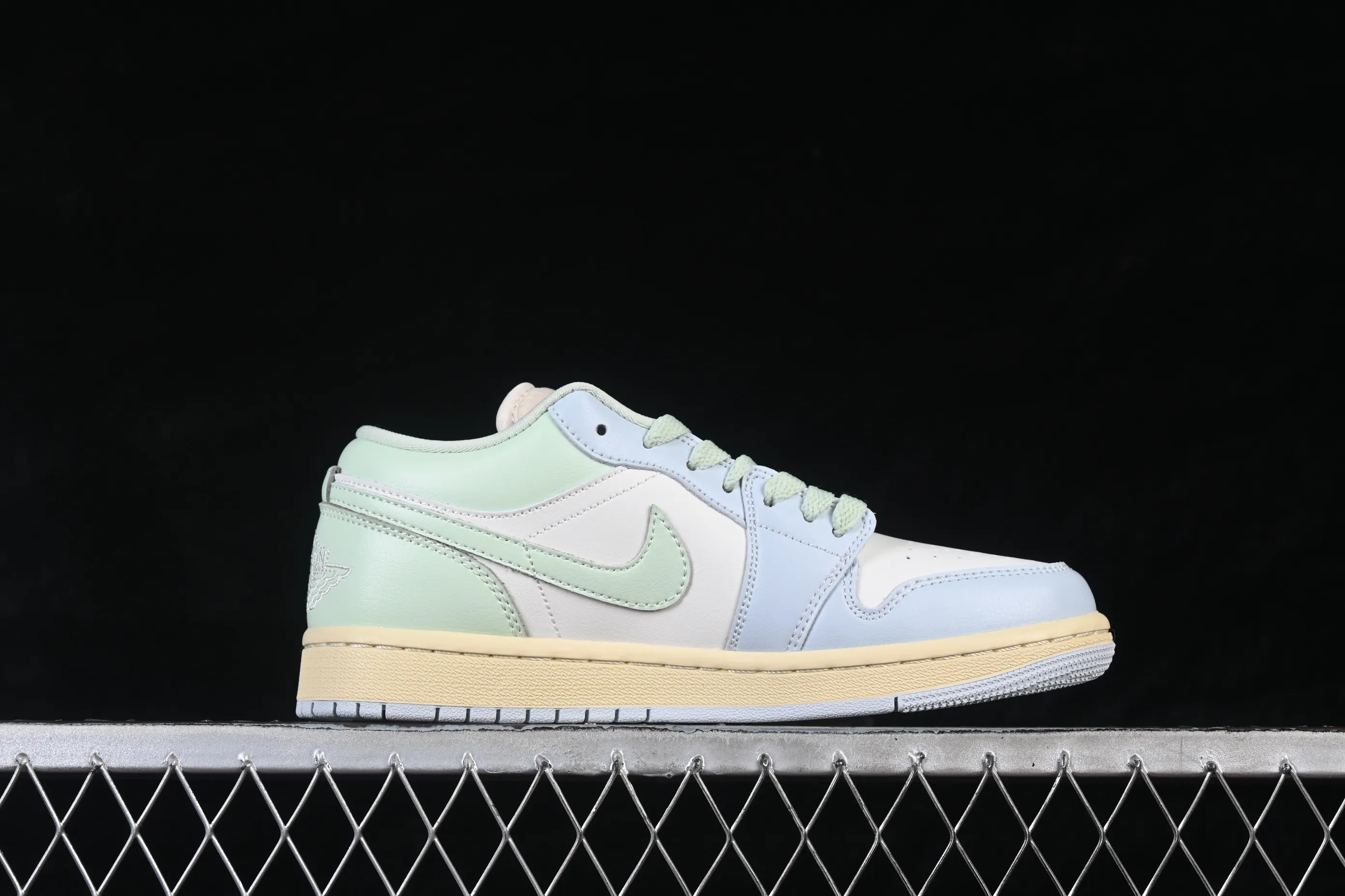 All categories Air Jordan Jordan series basketball shoes Air Jordan 1 Low Air Jordan 1 Low AJ1 Joe 1 light blue color matching low-top cultural casual sneakers DC0774-108